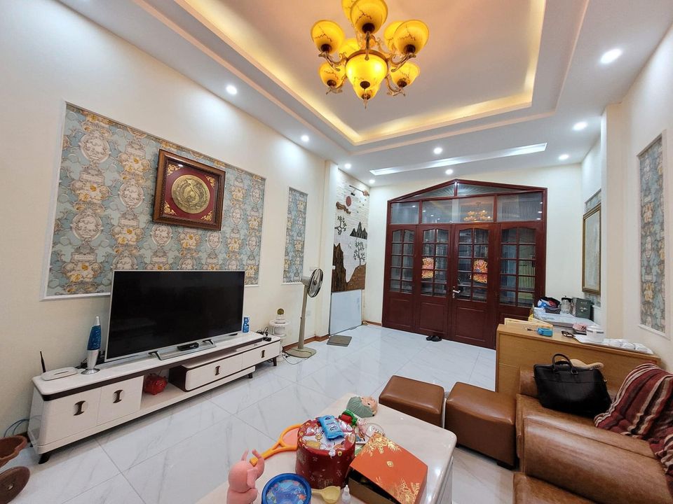 Hiếm! Bán nhà ngõ ô tô vỉa hè rộng kinh doanh Minh Khai Hai Bà Trưng 38M2 3T nhỉnh 5 tỷ.