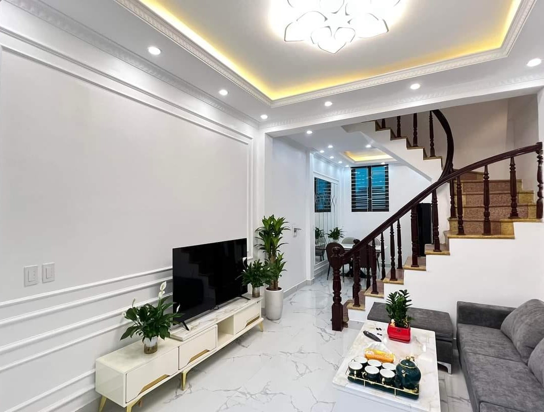 Bán Nhà Ngõ 42 Sài Đồng, Long Biên 40m2, 4T giá 3,95 tỷ (ô tô đỗ cửa)