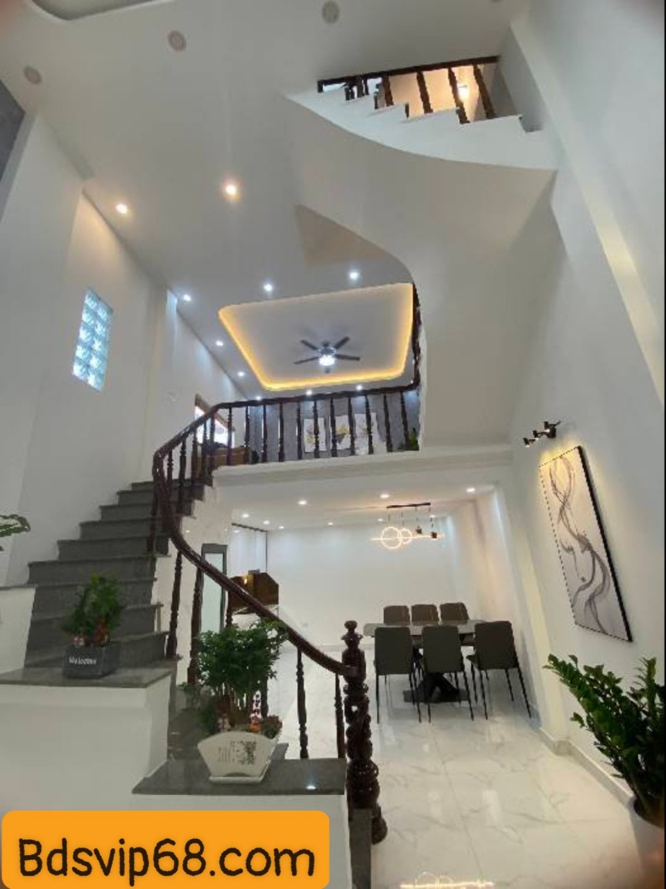 Bán nhà đẹp ngõ 318 Đê La Thành, Đống Đa, 40m2 4 tầng “cực phẩm” nội thất giá 5.5 tỷ