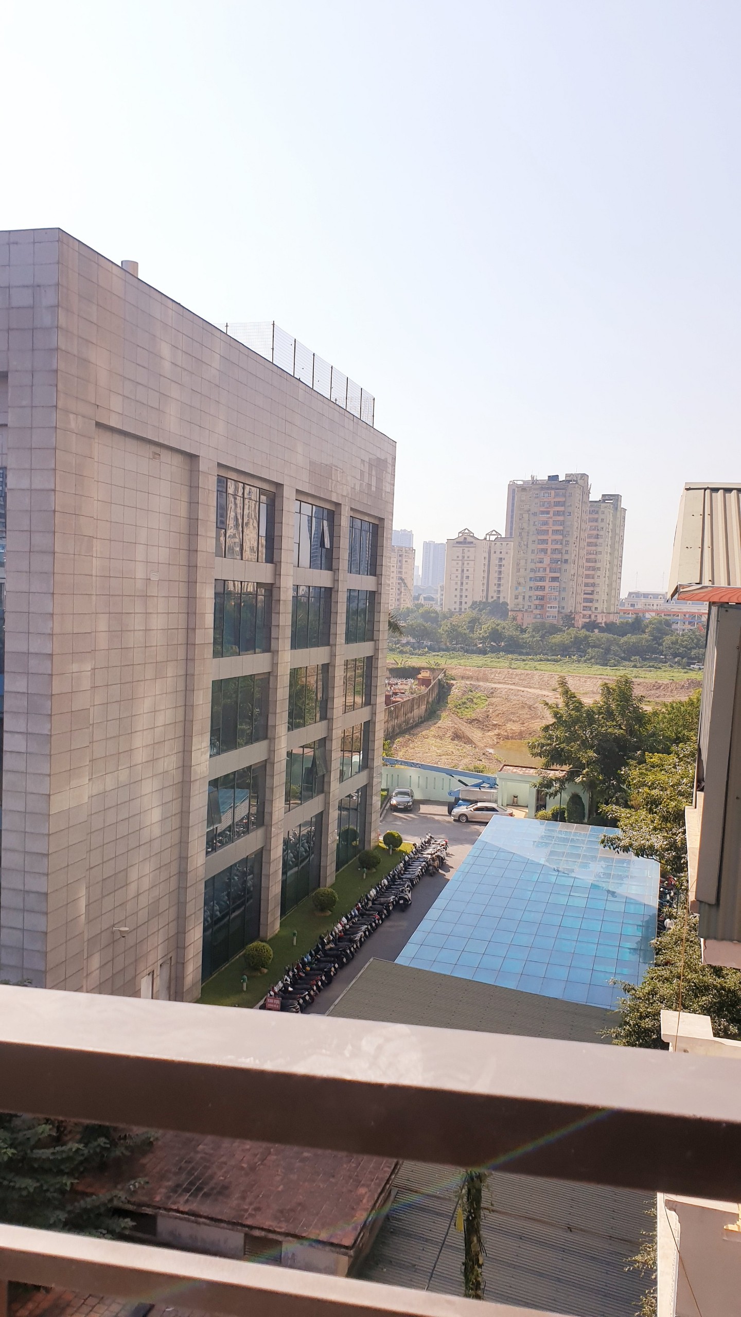 Căn Hộ Dịch Vụ Mini 11 Phòng KK đường Trung Kính. Thang Máy. Hiếm Khu Vực. Gần Phố Lớn, Kín Phòng.