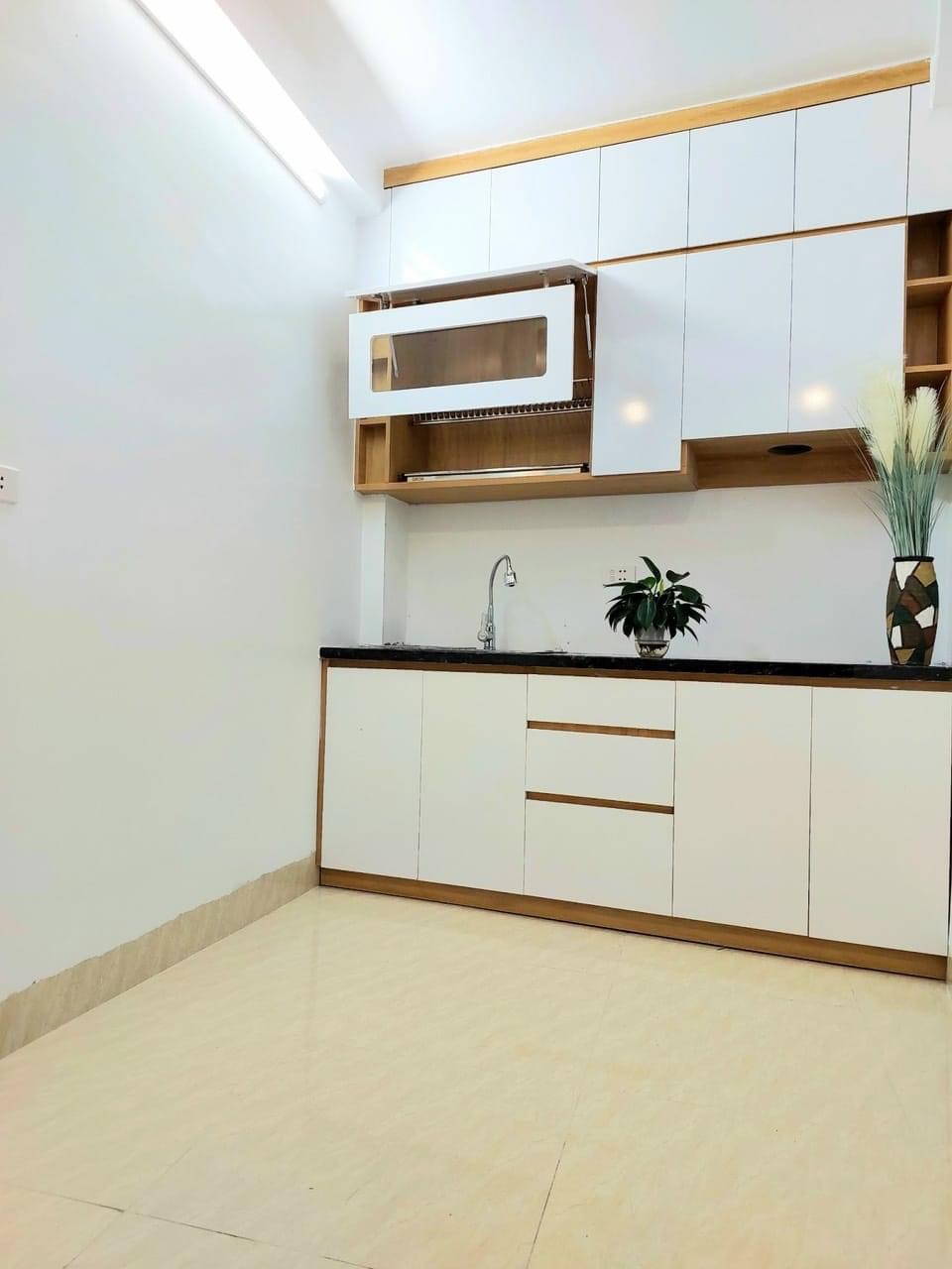 BÁN NHÀ HOÀ BÌNH 7 QUẬN HAI BÀ TRƯNG - 15M 5 TẦNG - CHỈ 1.75 TỶ SĐCC LÔ GÓC NGÕ RỘNG GẦN OTO NHÀ ĐẸP FULL NỘI THẤT Ở NGAY