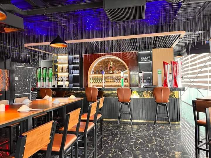 Duy nhất 200m2, mt 8m, 5 tầng, kinh doanh đỉnh, Tố Hữu, Hà Đông, để lại toàn bộ hệ thống nhà hàng cao cấp