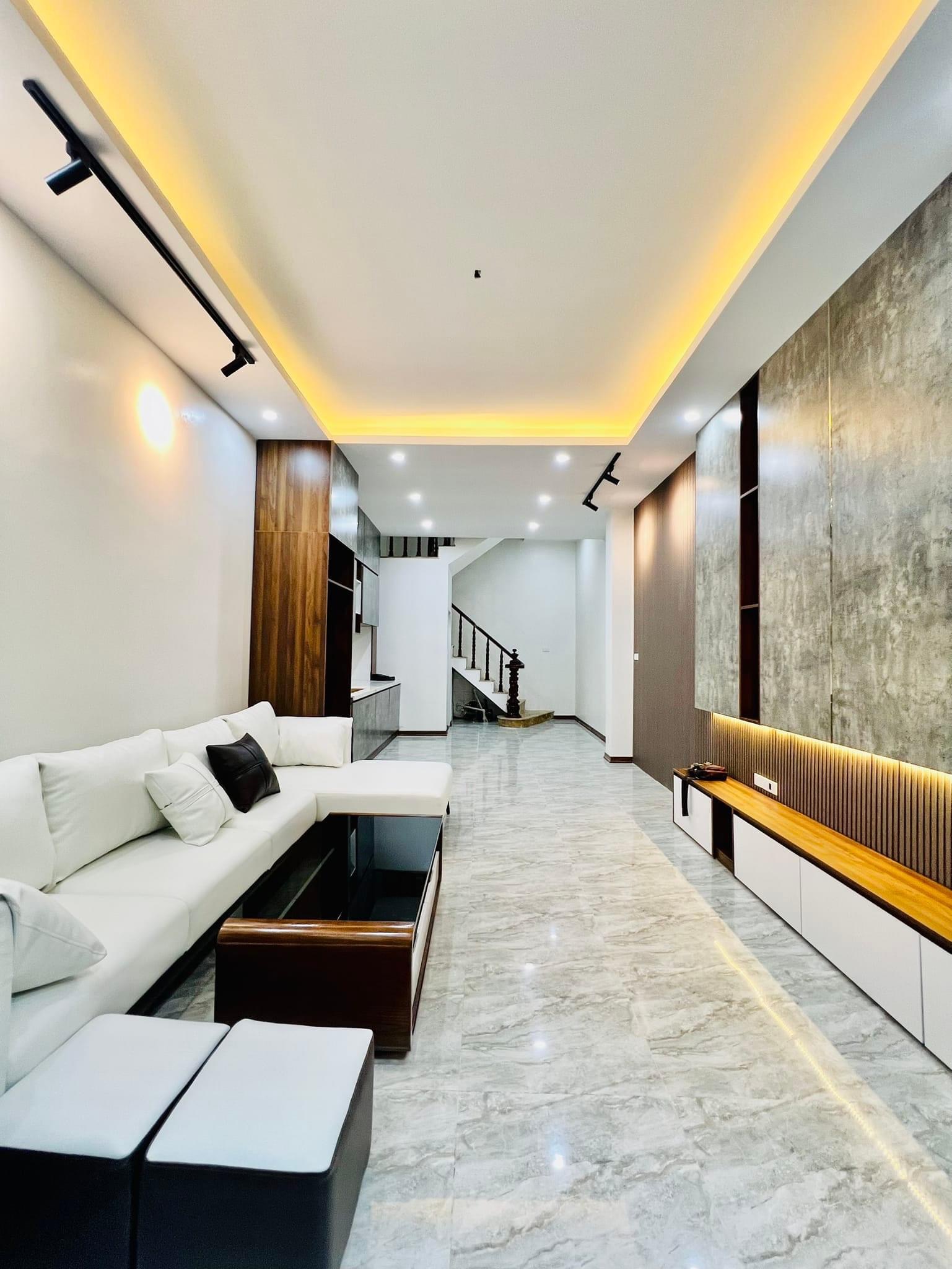 BÁN NHÀ NGUYỄN AN NINH QUẬN HOÀNG MAI - 50M 4 TẦNG MT 4M - OTO 5 TẠ ĐỖ CỬA 10M RA MẶT PHỐ NHÀ ĐẸP KINH DOANH ONLINE