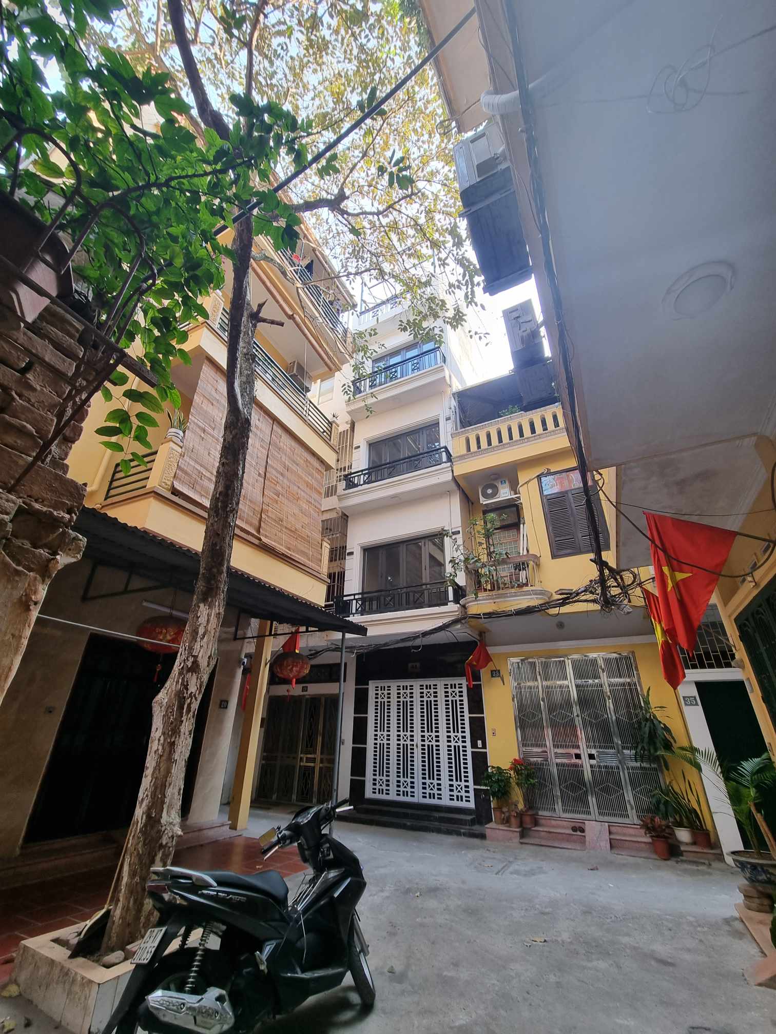 Bán nhà Phố Nam Đồng hơn 6 tỷ 40m2, 5tầng đẹp long lanh ở sướng gần Hồ Đắc Di