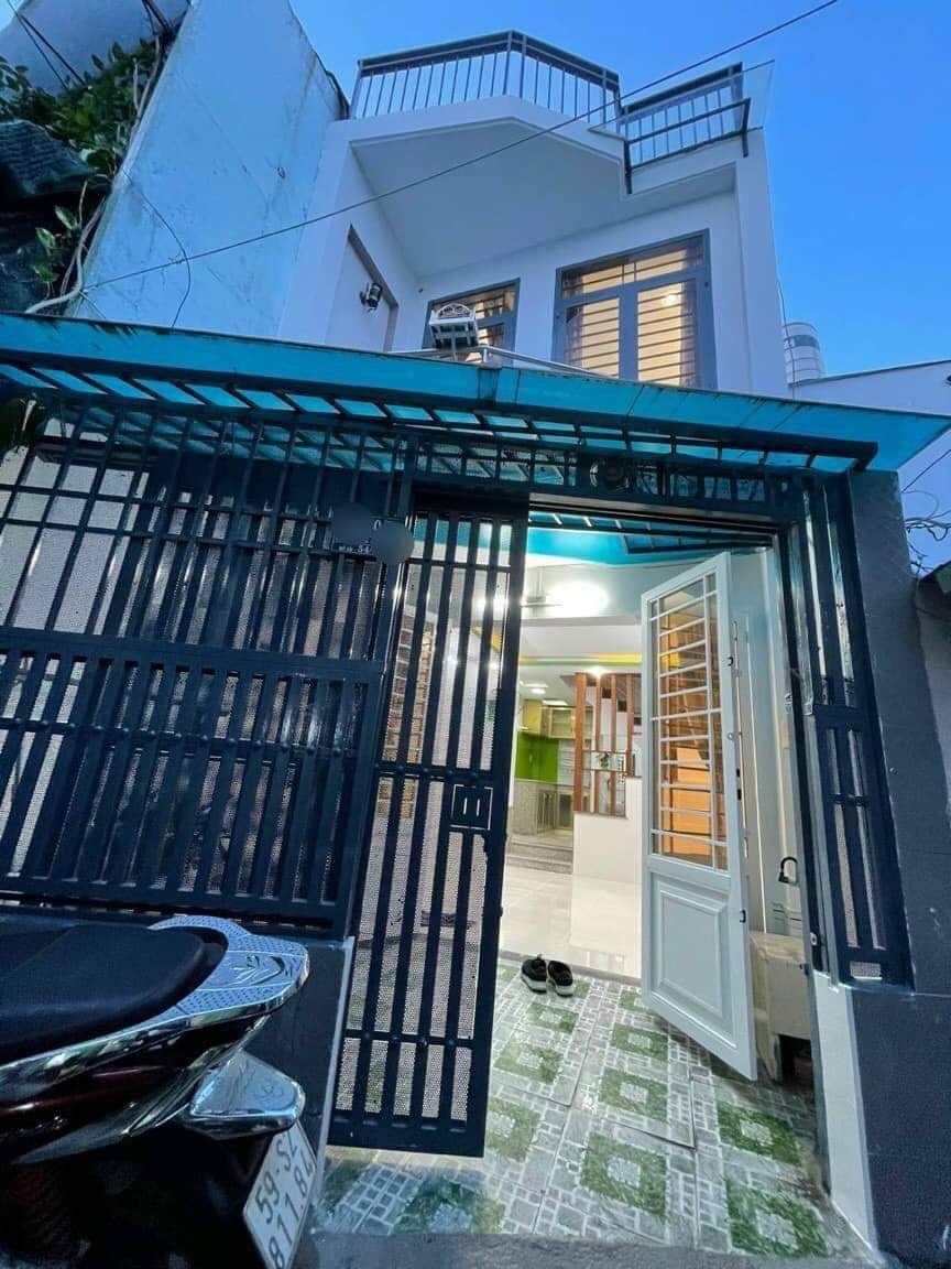 Nhà B.án, Đ.Q.Trung, 30m2, Ngang 3.5m, Chỉ 3 T.ỷ