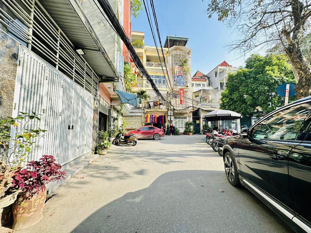 Gía Ngon! Nhà đẹp Trường Chinh view Hồ - Gara ô tô tránh 55m2, 5T, MT4.8M an sinh đỉnh