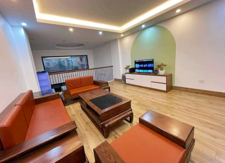 Cầu Giấy 47m*6T nhỉnh 9 tỷ, nhà đẹp, gara, kinh doanh, mặt ngõ thông