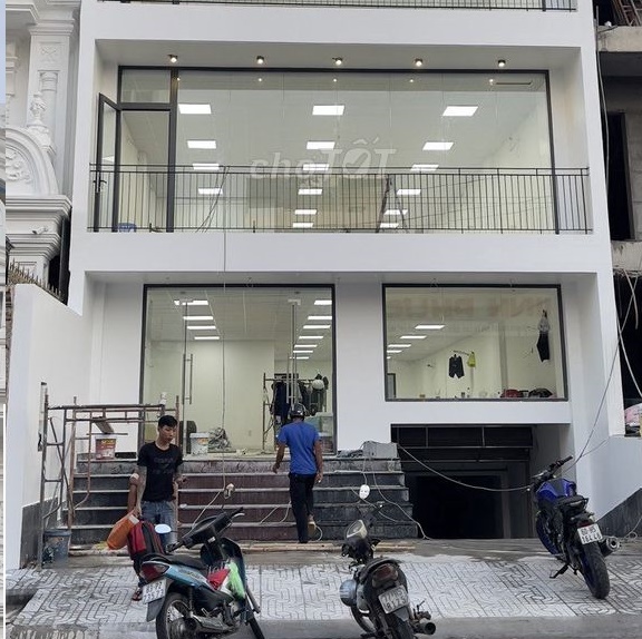 Gấp Giảm 5 tỷ !! Nhà Mặt tiền kinh doanh - Trung tâm chợ Bình Long - Ngang 7m