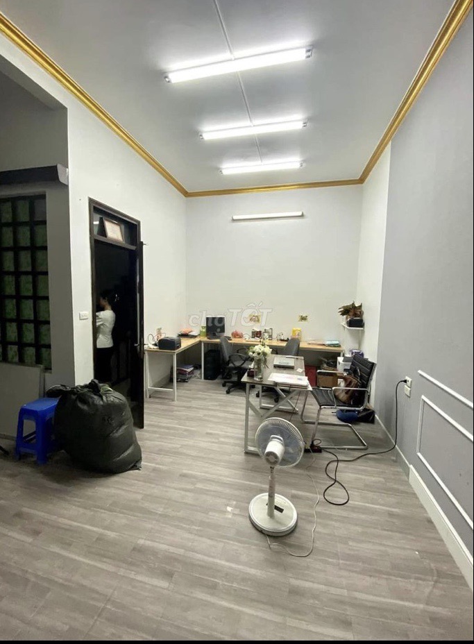 Bán nhà ngõ 354 Trường Chinh.38m2 4 tầng.4.3 tỷ. Nhà đẹp sân để xe riêng. Gần bv Đại Học Y