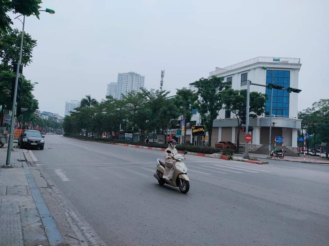 Hàng Khủng, Liền Kề Văn Phú, Mặt Đường Đôi 48m, 91m, Ô cHỜ Thang Máy, Nhỉnh 18 Tỷ