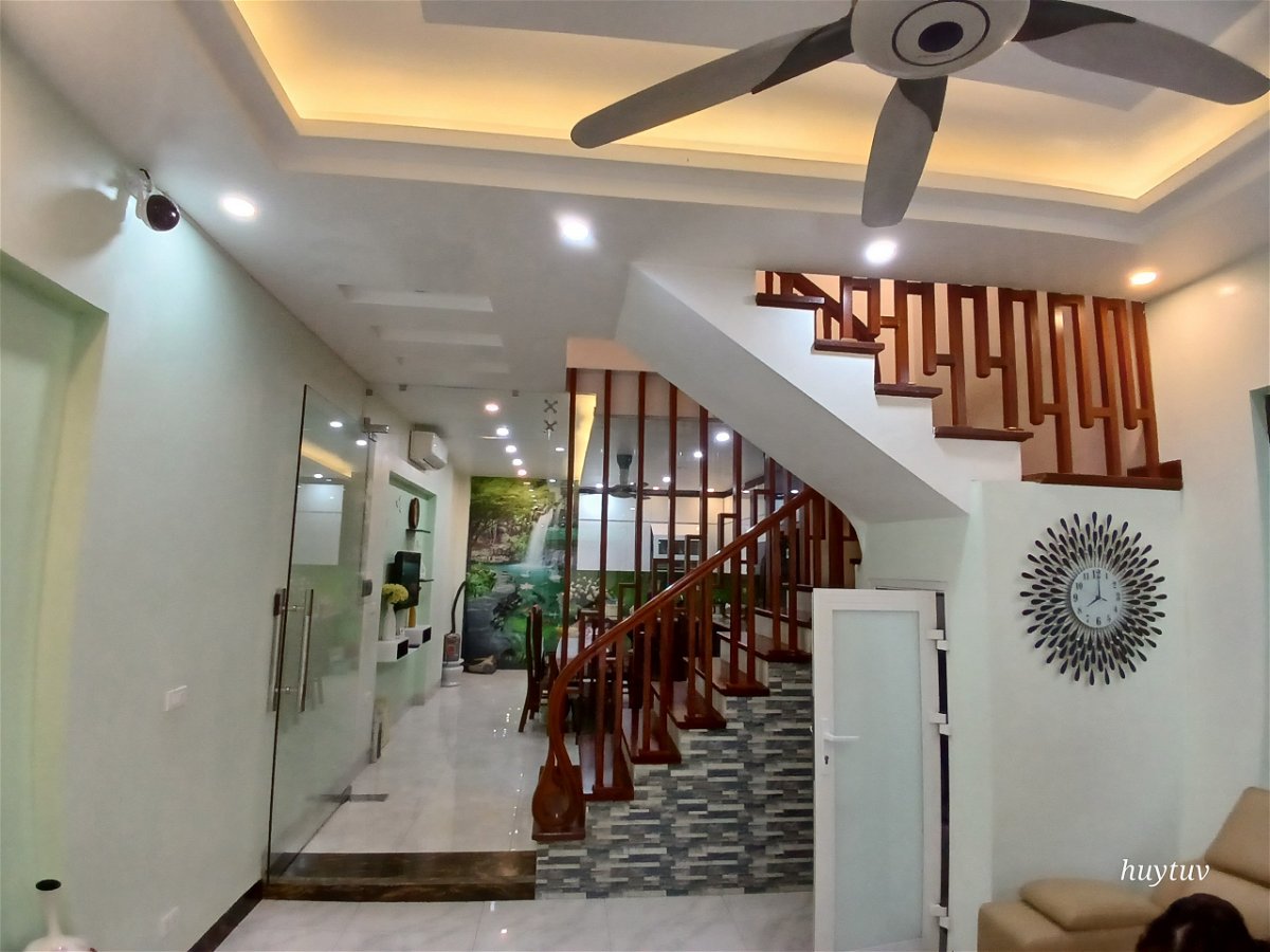 Bán nhà ở VPTW Đảng Trịnh Văn Bô 70 m2 x4 tầng, ô tô tránh, vỉa hè, 10.5 tỷ.