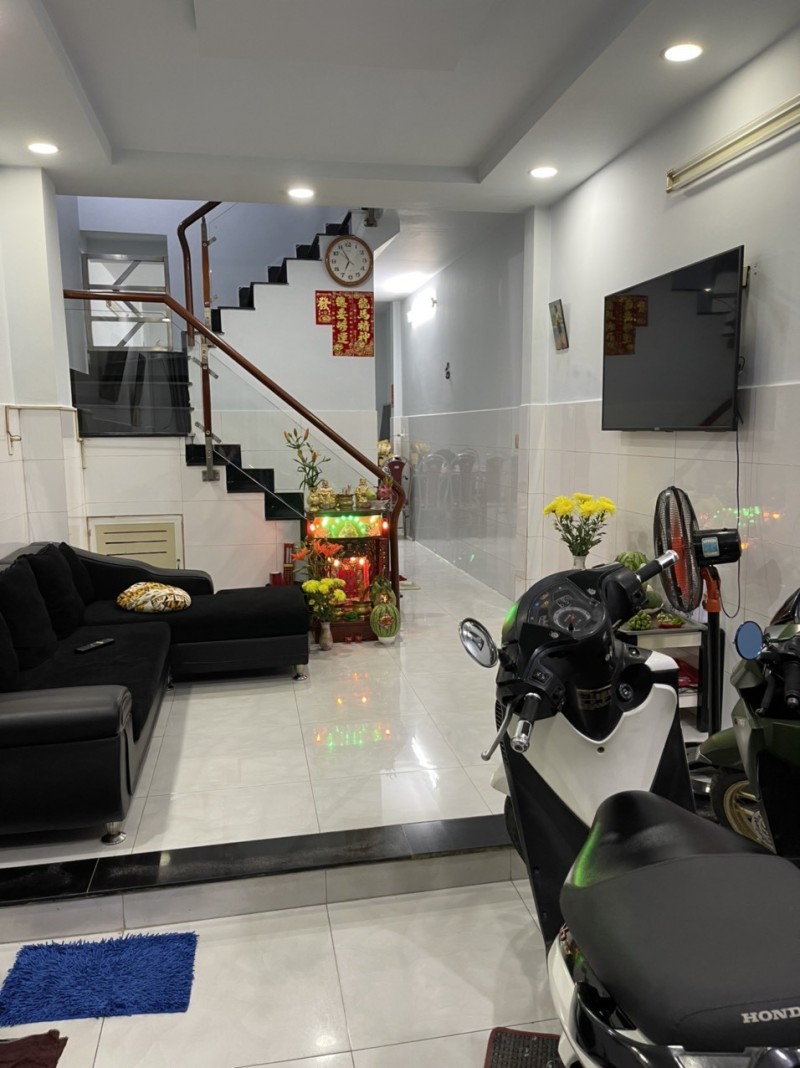 Bán Nhà Huỳnh Mẫn Đạt, P2, Q5, 3.7m x 13m, Hẻm Oto Thông, Chỉ 7.2 Tỷ