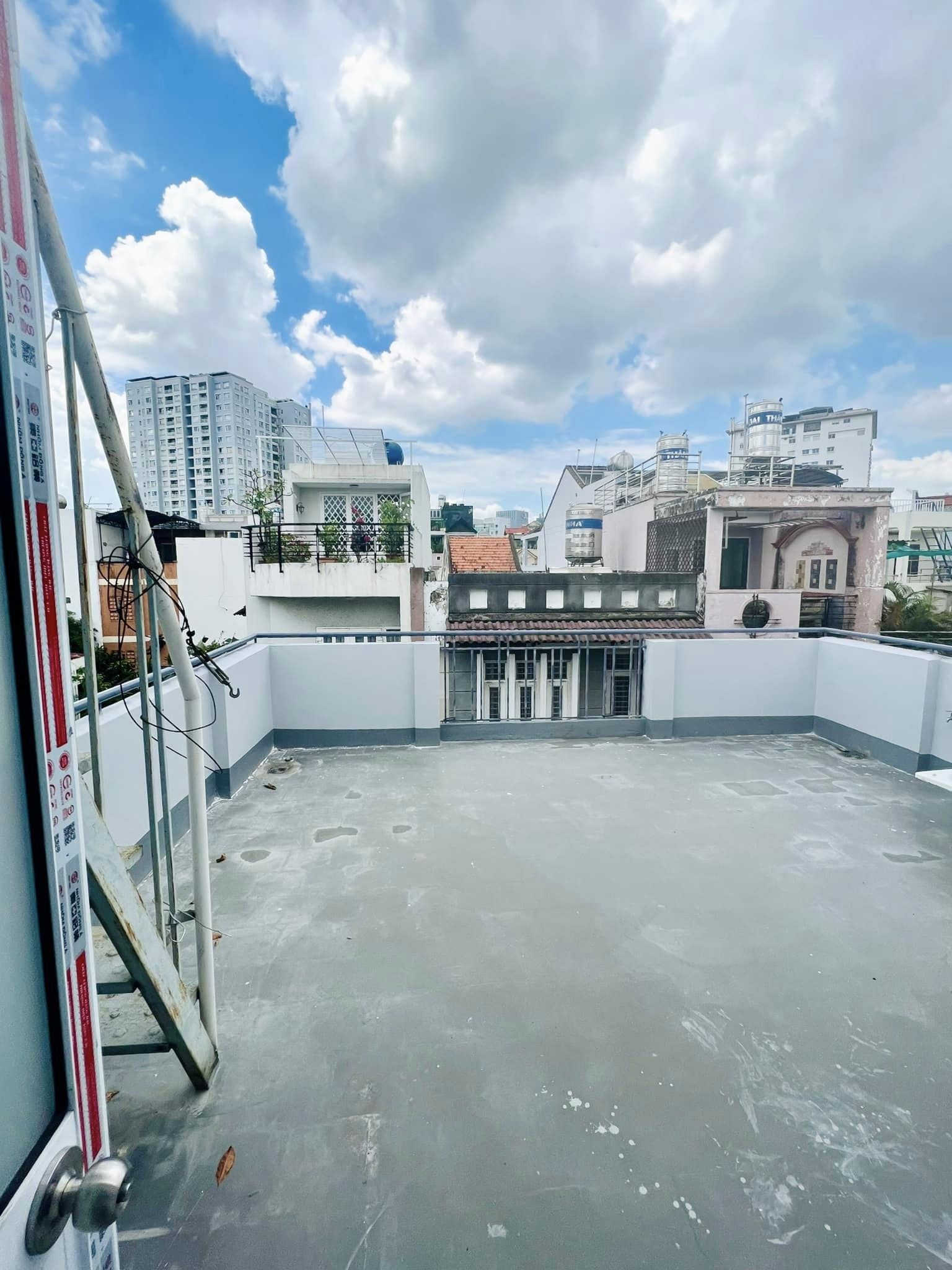 BÁN NHÀ HXH ĐƯỜNG ĐOÀN THỊ ĐIỂM-40M-4 TẦNG-NGANG TRÊN 4M.