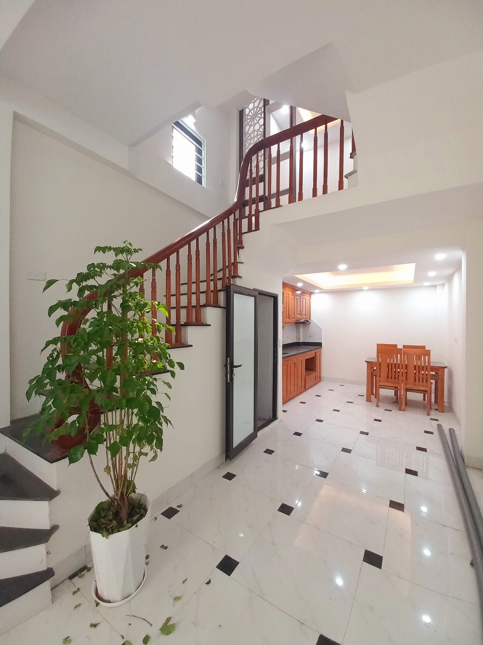 HỮU DUYÊN! nhà Cầu Bươu, Hà Đông 60m2 mặt nhỉnh 6 tỷ Ô TÔ - PHÂN LÔ