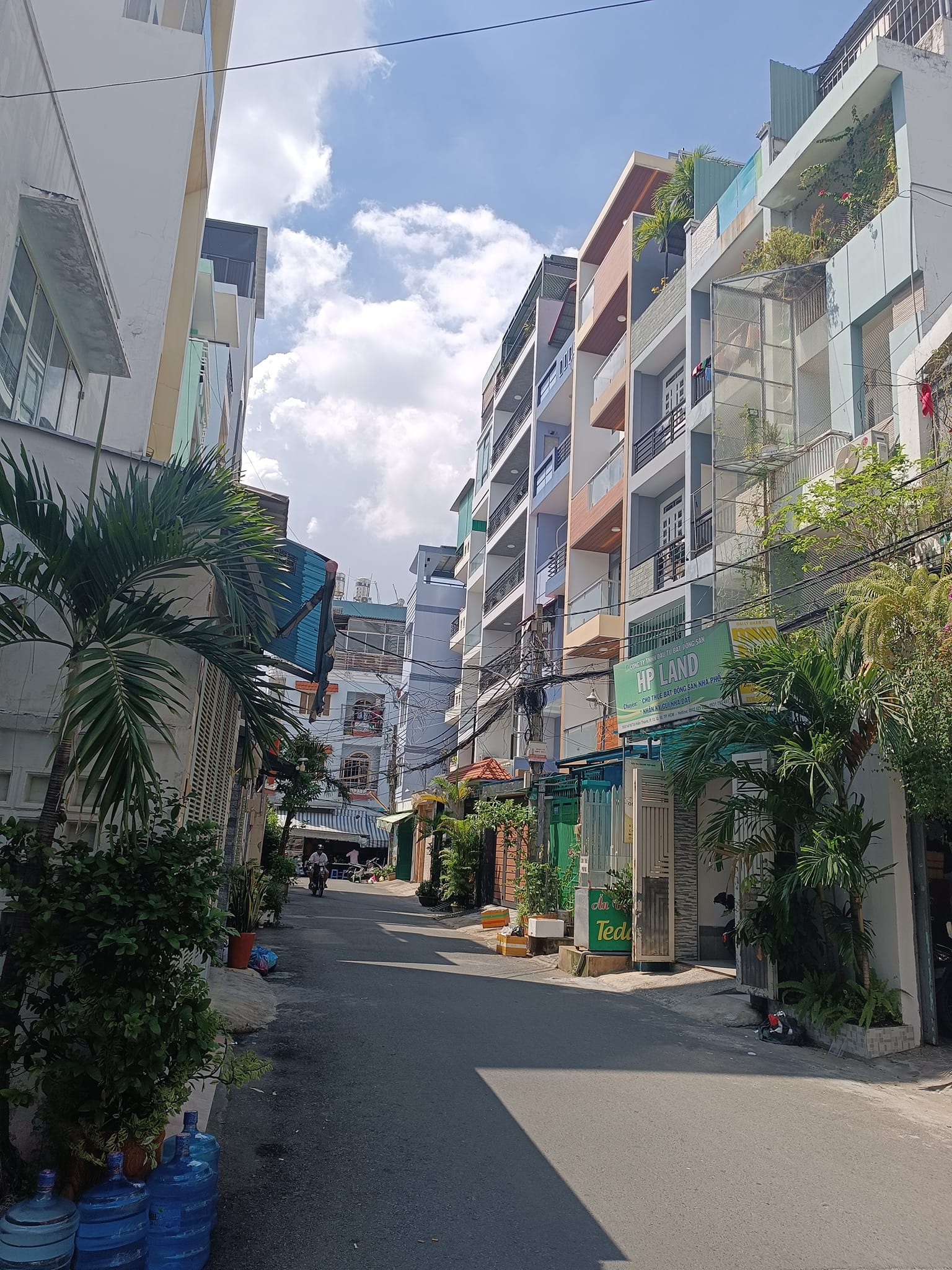 Bán nhà quận 10, đường Tô Hiến Thành, Phường 13, hẻm xe hơi thông, giá 2.85 tỷ