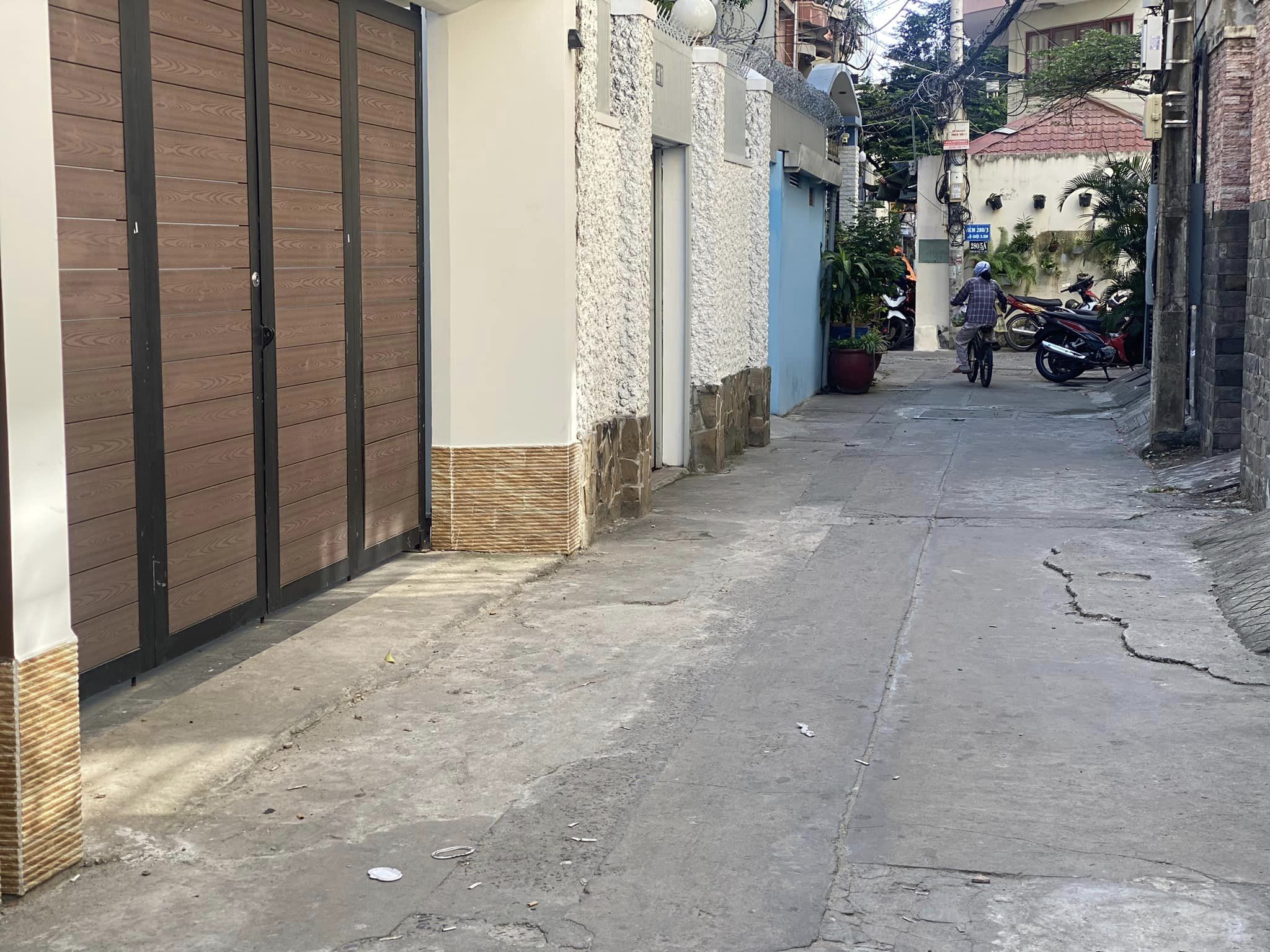 NHỈNH 6 TỶ CÓ NGAY NHÀ HẺM XE HƠI HUỲNH VĂN BÁNH.