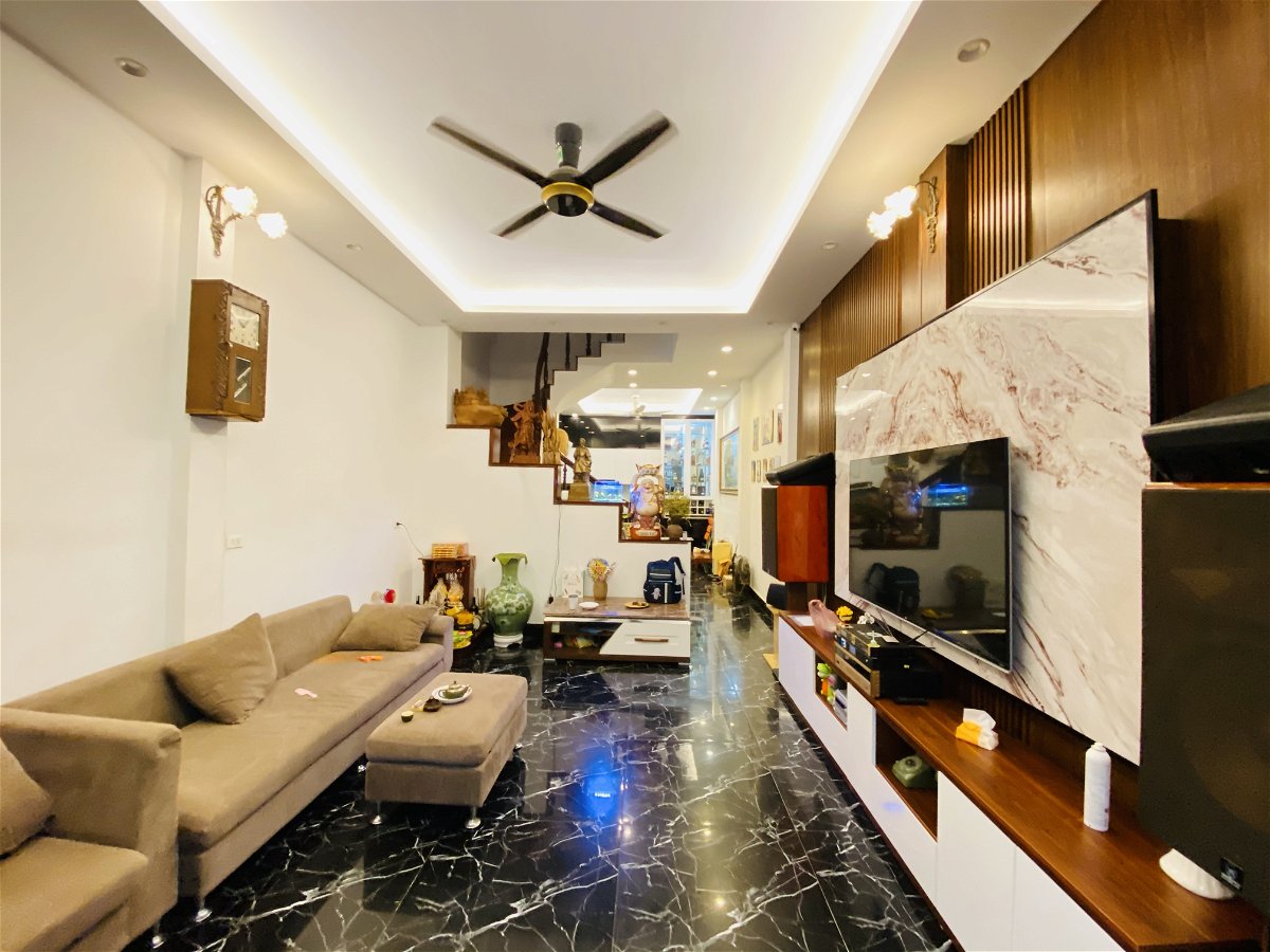 BÁN NHÀ LÁNG HẠ, QUẬN ĐỐNG ĐA, 47M2, MT 4.5M. LÔ GÓC 2 THOÁNG, TẶNG NỘI THẤT, NGÕ THÔNG. GIÁ 7 TỶ.