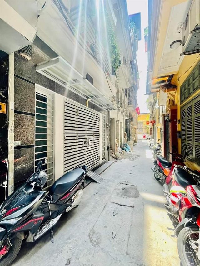 Bán Nhà Riêng Hoàng Hoa Thám, Hộ Gia Đình, Full Tiện Ích, Ô TÔ Tránh, 45m2 chỉ nhỉnh 8 tỷ