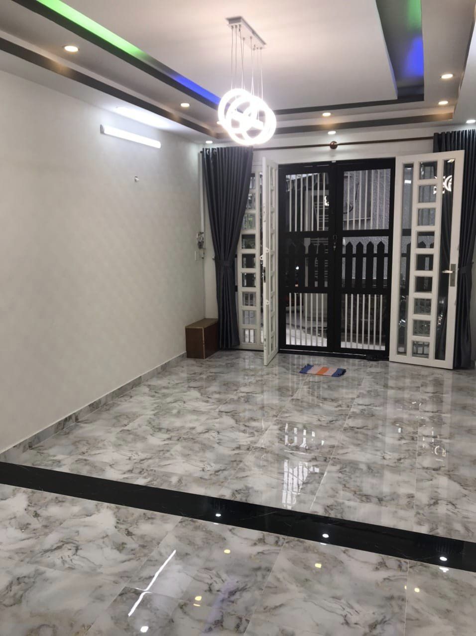 Bán Gấp trong tuần, HXH Sư Vạn Hạnh Q10, 45m2, 4 tầng nhỉnh 6 tỷ