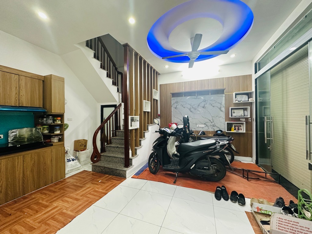 Bán nhà chính chủ 2 mặt thoáng phố Kim Ngưu: 32m2, 5 tầng, mặt tiền 5m. Giá 4 tỷ 4