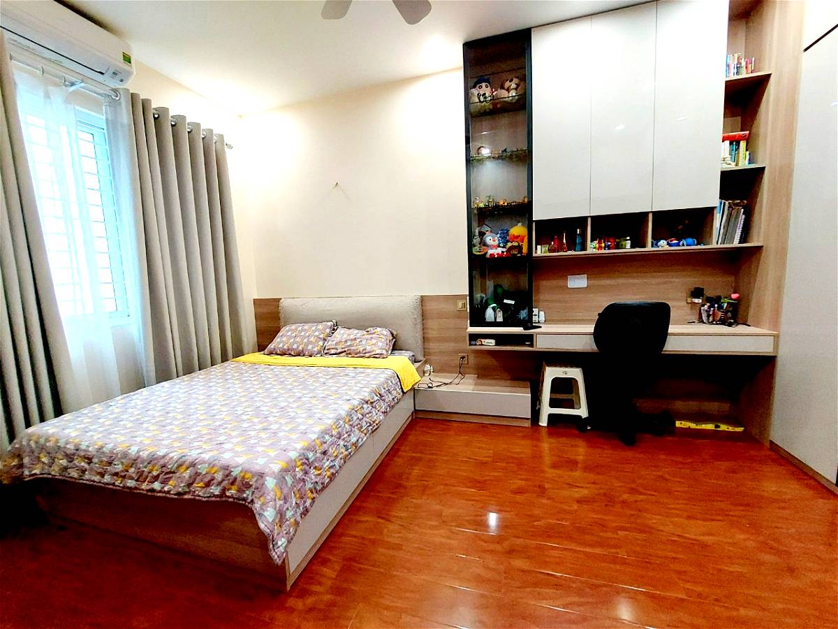 Bán Nhà Phố Mai Dịch Quận Cầu Giấy. Sổ 52m Thực Tế 60m Xây 6 Tầng Mặt Tiền 6.5m Nhỉnh 12 Tỷ. Cam Kết Ảnh Thật Mô Tả