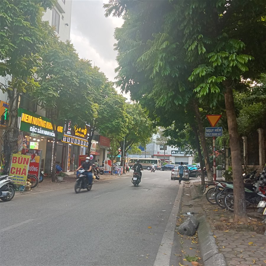 Bán Đất Phố Xuân La Quận Tây Hồ. 101m Mặt Tiền 6.8m Nhỉnh 12 Tỷ. Cam Kết Ảnh Thật Mô Tả Chính Xác. Chủ Thiện Chí Cần