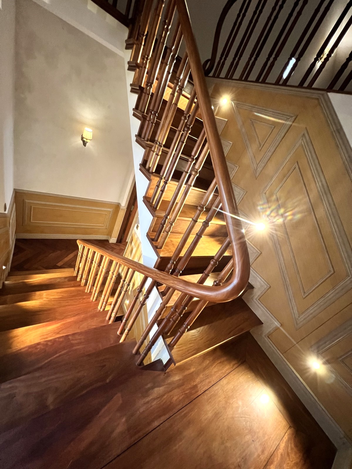 MẶT PHỐ - Ô TÔ - THANG MÁY – HIẾM – LẠC LONG QUÂN 47 TỶ 0904961558