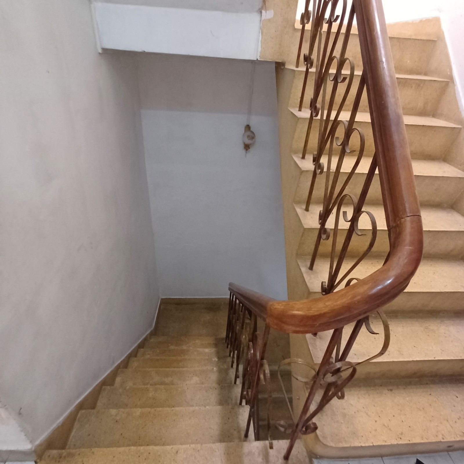 Bán nhà HXH 15m ra MT Ngô Quyền quận 10 giá chỉ 8.5 tỷ.