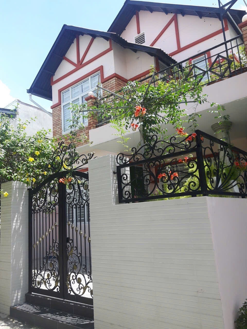 Bán gấp nhà 160 m2 Ngang 8m Phước Long A , Tp.Thủ Đức Giá 12,5 tỷ