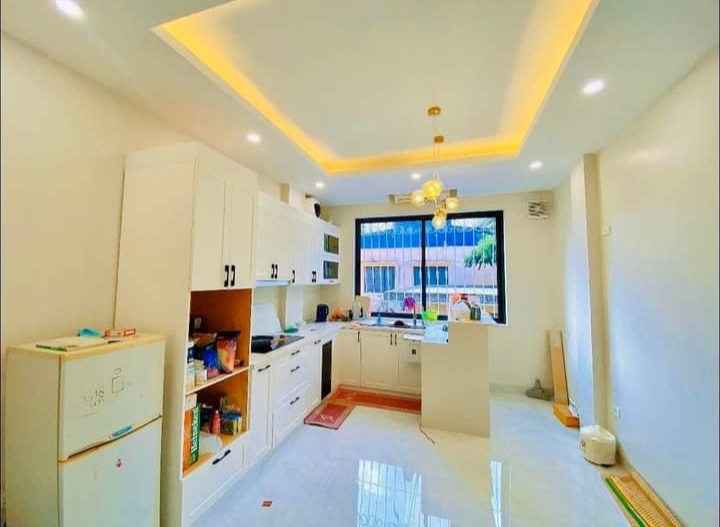 Nhà mặt phố đường 800A - Phùng Chí Kiên 62m*5T, thang máy, 2 thoáng, kinh doanh