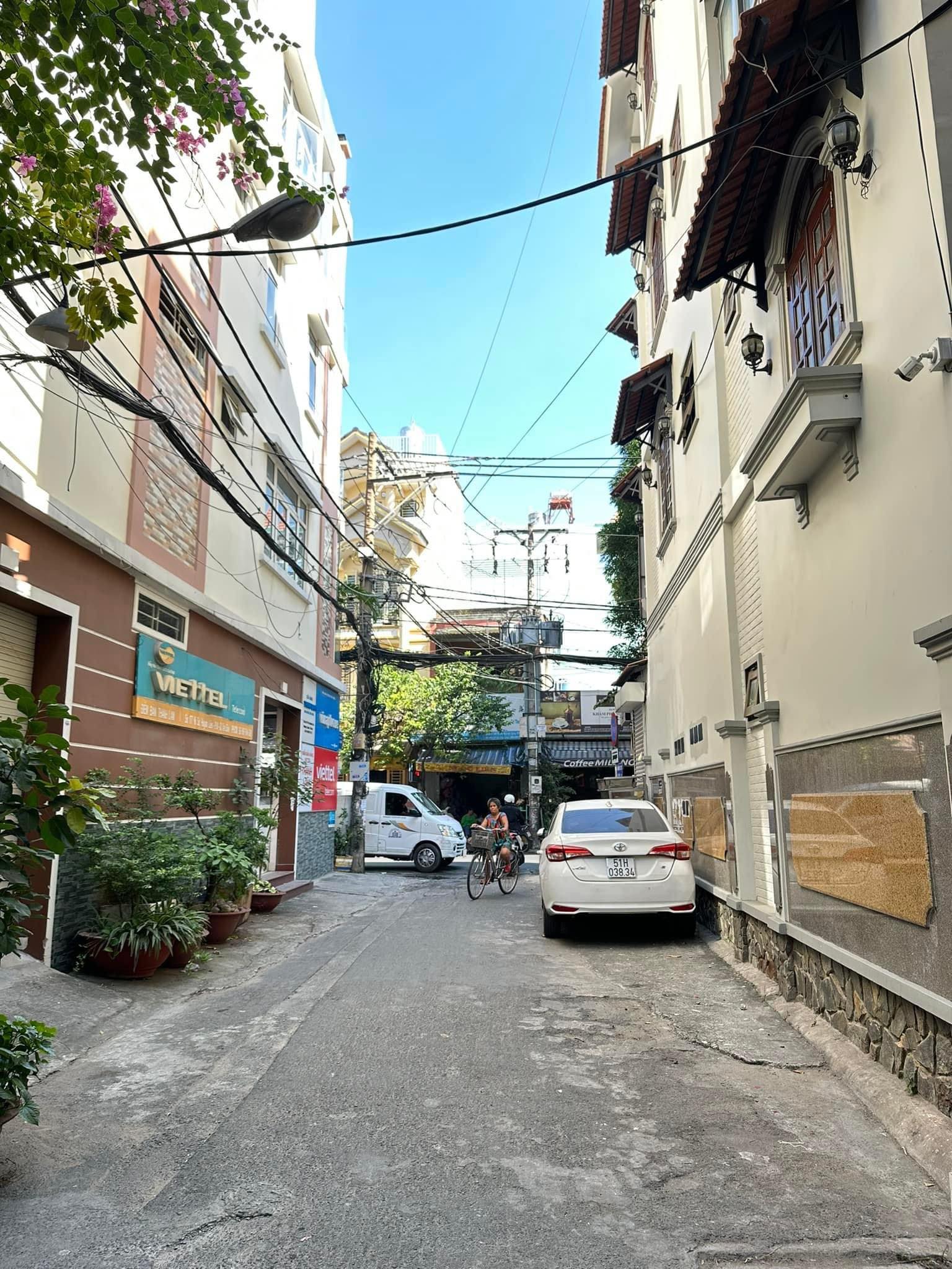 Hẻm xe tải Ni Sư Huỳnh Liên, 5 tầng, DT 44m², 4mx11m, giá 6.5 tỷ TL.