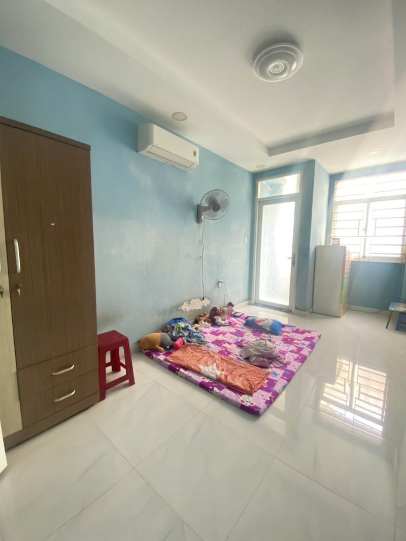 Bán gấp nhà mới Trần Hưng Đạo Quận 1-30m2 Giảm còn 4 tỷ 99 TL.