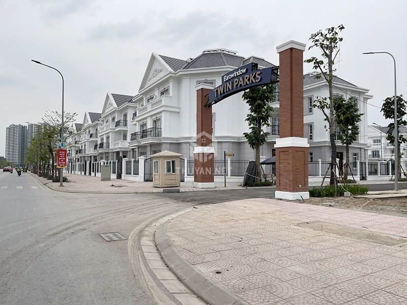 Cần bán 74,1m2 Shophouse Eurowindow Trâu Quỳ - View bể bơi và công viên lớn nhất khu