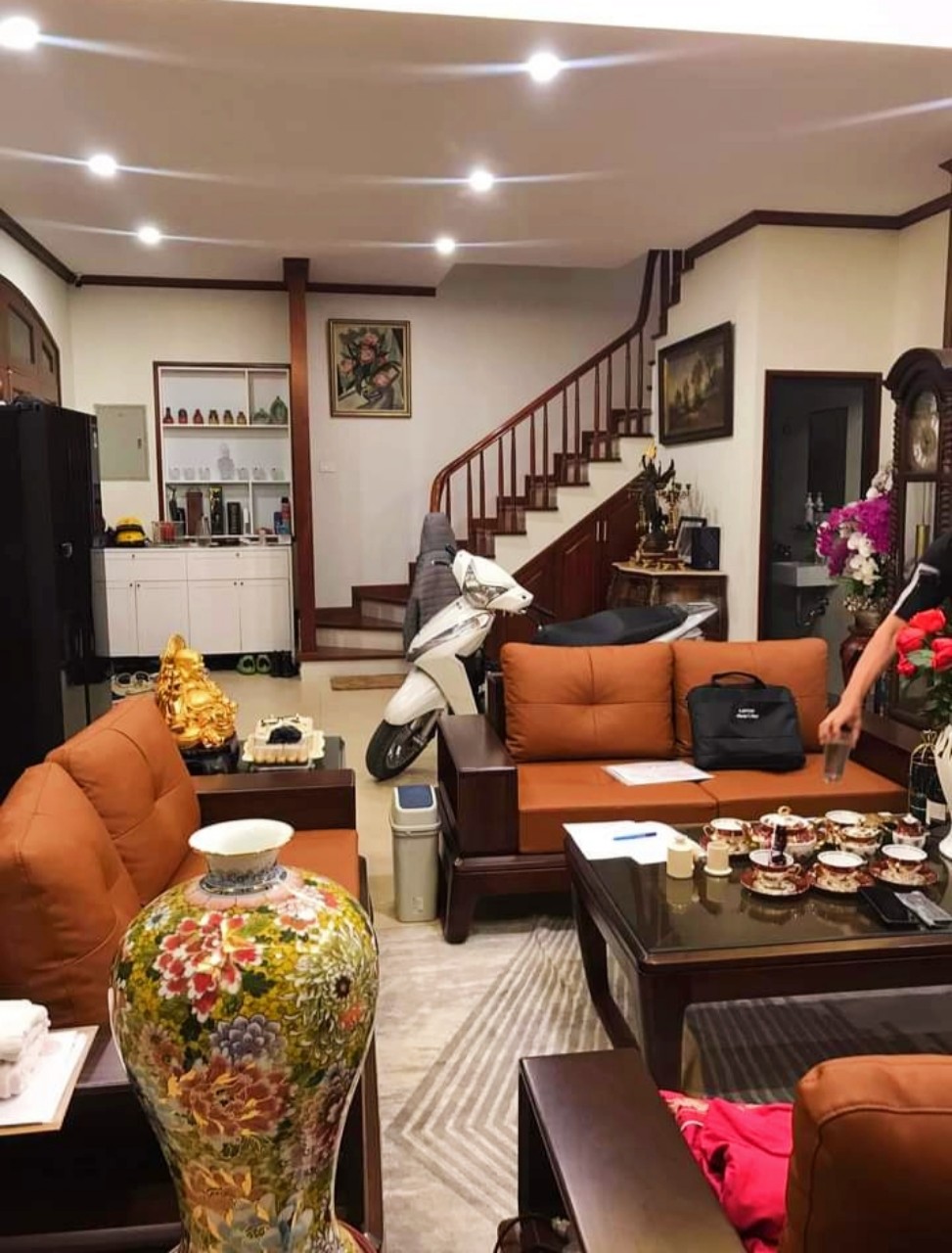 Nhà Đẹp Phùng Chí Kiên Cầu Giấy 55m*4T nhỉnh 14 tỷ, lô góc, phân lô, vỉa hè, ô tô tránh