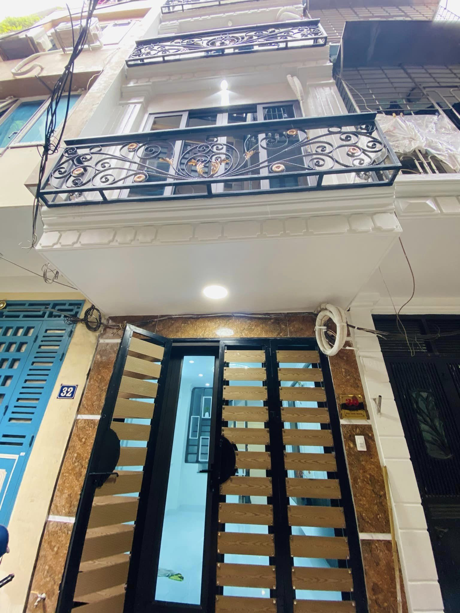 Bán Nhà Đống Đa , ngõ rộng thông thoáng nhà đẹp ở ngay đón tết DT 36m/5 Tầng giá 5,5 Tỷ