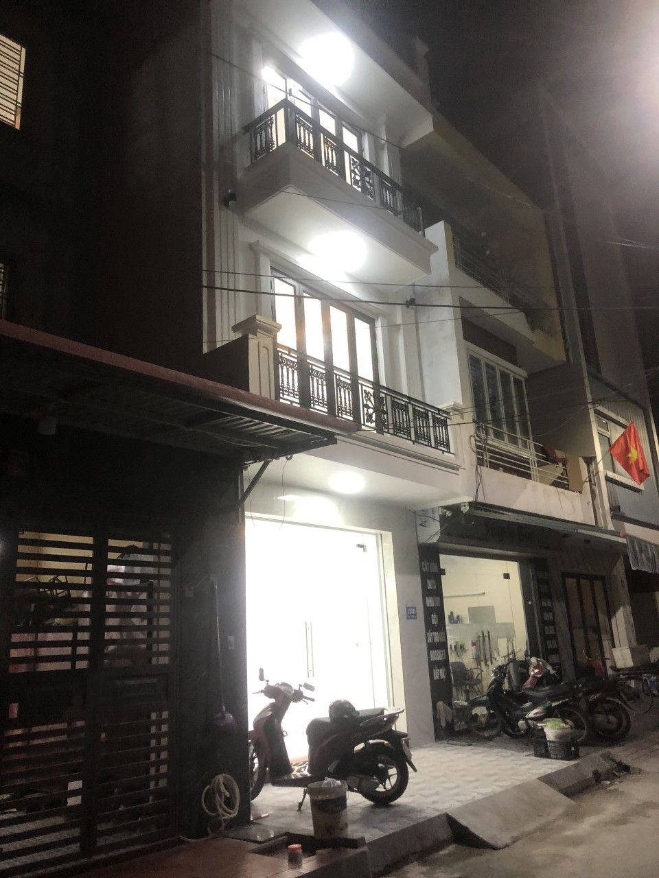 Bán nhà khu phân lô 231 Văn Cao, 68m 4 tầng mới tinh, độc lập, GIÁ 4.8 tỉ