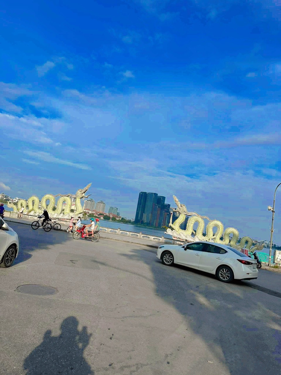 Bán nhà mặt phố Lạc Long Quân, 141m², mt 7.5m, vỉa hè, kinh doanh đỉnh, dòng tiền, vị trí cực đẹp