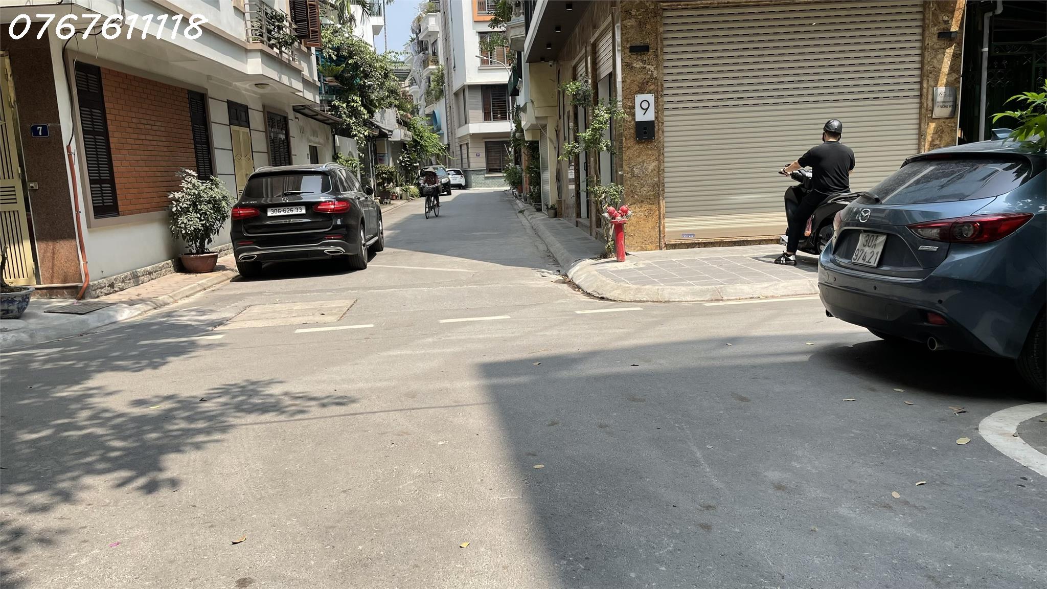 Bán nhà Thạch Bàn, gần Aeon mall,sát phố, ô tô tải tránh 63m, MT5m, 6 tỷ