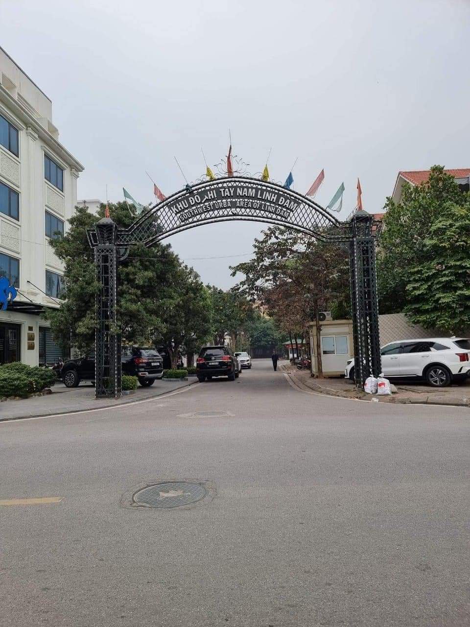 PHÂN LÔ Ô TÔ TRÁNH - KĐT TÂY NAM LINH ĐÀM - VỈA HÈ - 5 TẦNG SIÊU ĐẸP