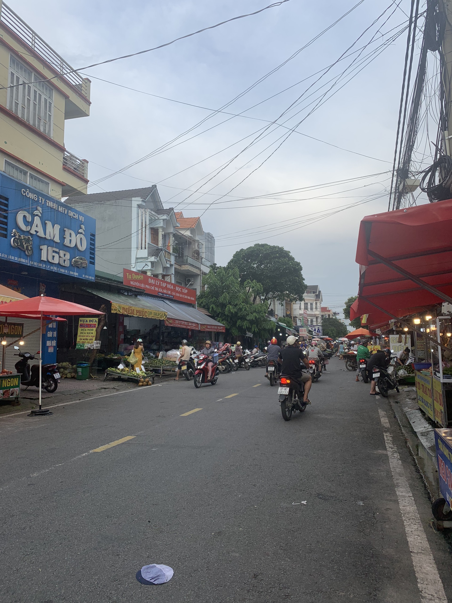Cần bán lô đất đường kinh doanh, MT 5m, cách chợ chỉ 100m. Tiện ích đâỳ đủ