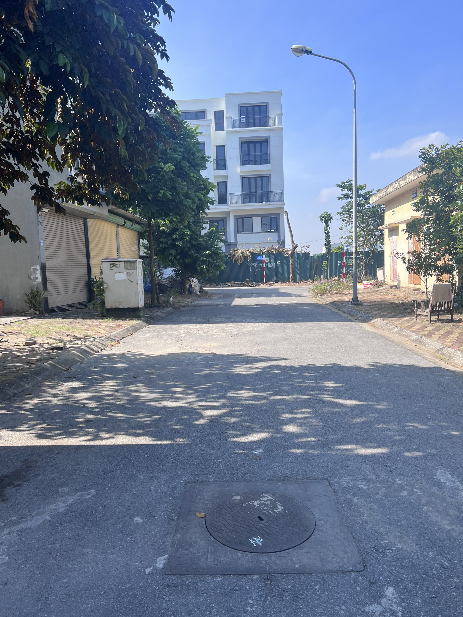 Bán đất TĐC Kiêu Kỵ Gia Lâm, đường 11m viwar hè view vườn hoa,