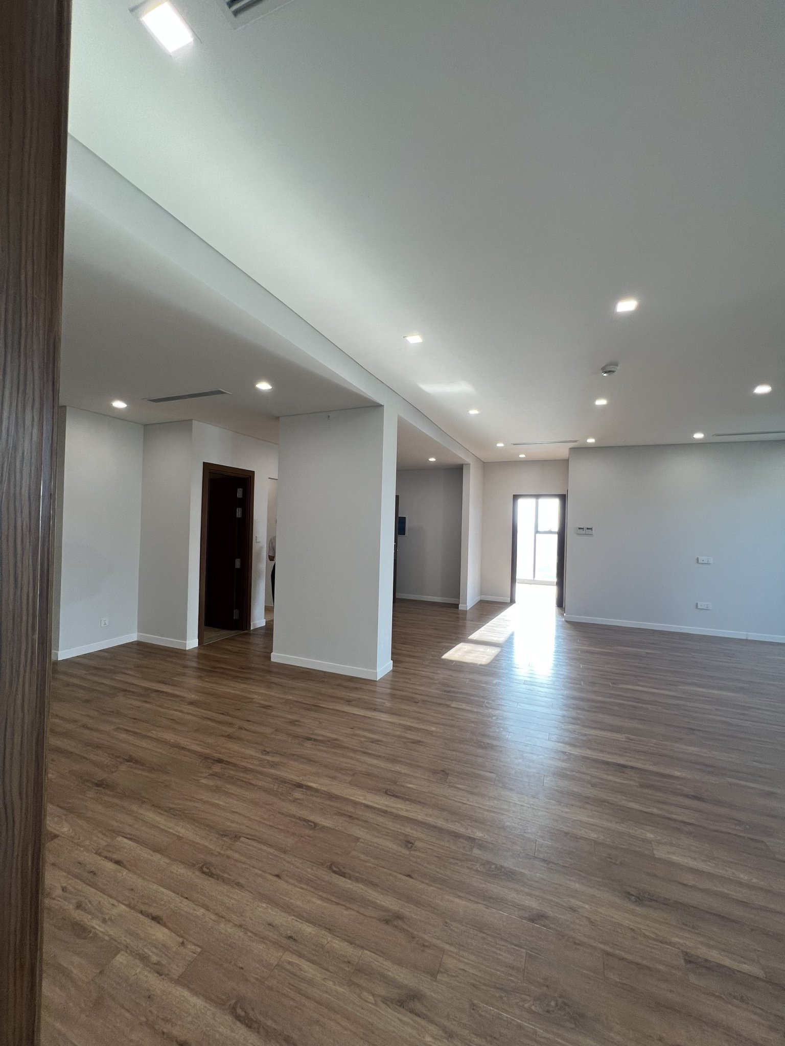 Hiếm ! căn 4PN 2WC -CC Golden Palace 142m2 giá 8.1 tỷ NTCB view thoáng mát