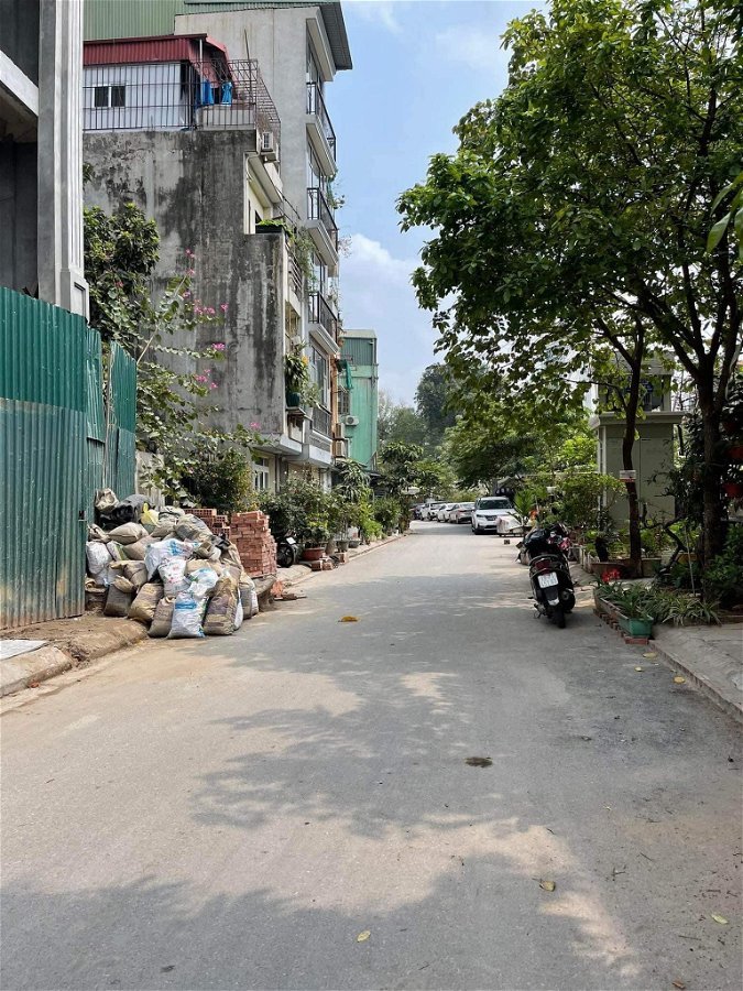 Bán Nhà Mặt Phố Đồng Cổ Quận Ba Đình. Sổ 81m Thực Tế 100m Mặt Tiền 7.4m Nhỉnh 20 Tỷ. Cam Kết Ảnh Thật Mô Tả Chính Xác.