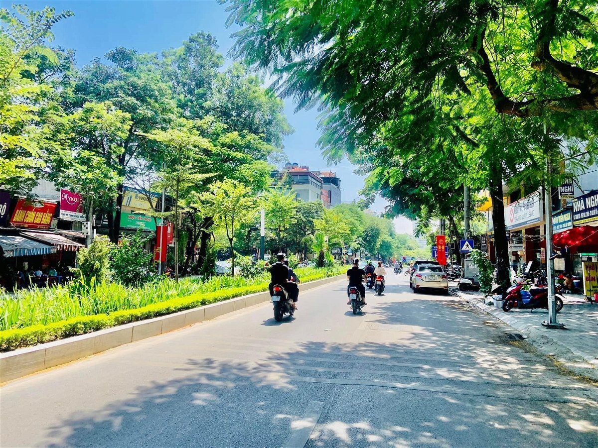 Bán Nhà Mặt Phố Lạc Long Quân Quận Tây Hồ. 184m Nhỉnh 42 Tỷ. Cam Kết Ảnh Thật Mô Tả Chính Xác. Chủ Thiện Chí Cần Thanh