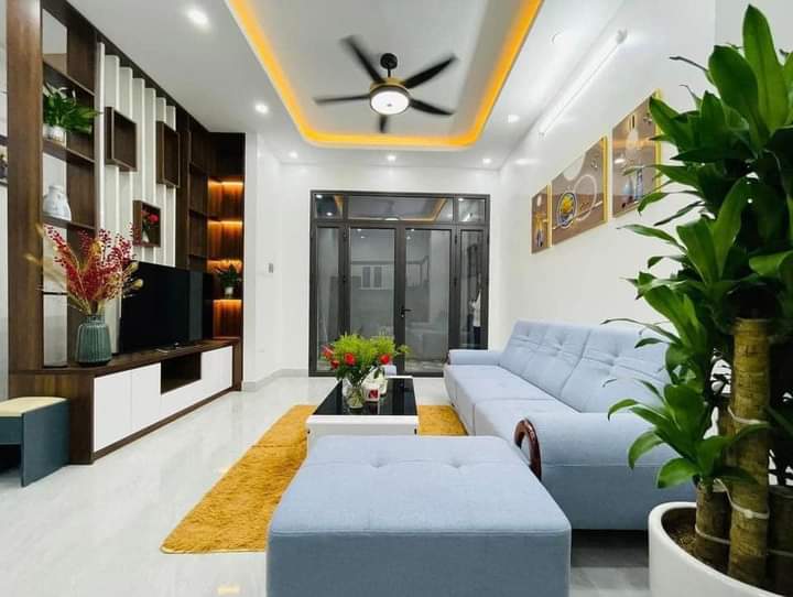 TRUNG KÍNH .CẦU GIẤY . HN. BÁN NHÀ PHÂN LÔ . 2 THOÁNG - VỈA HÈ OTO . KINH DOANH - CHO THUÊ . GẦN PHỐ LỚN