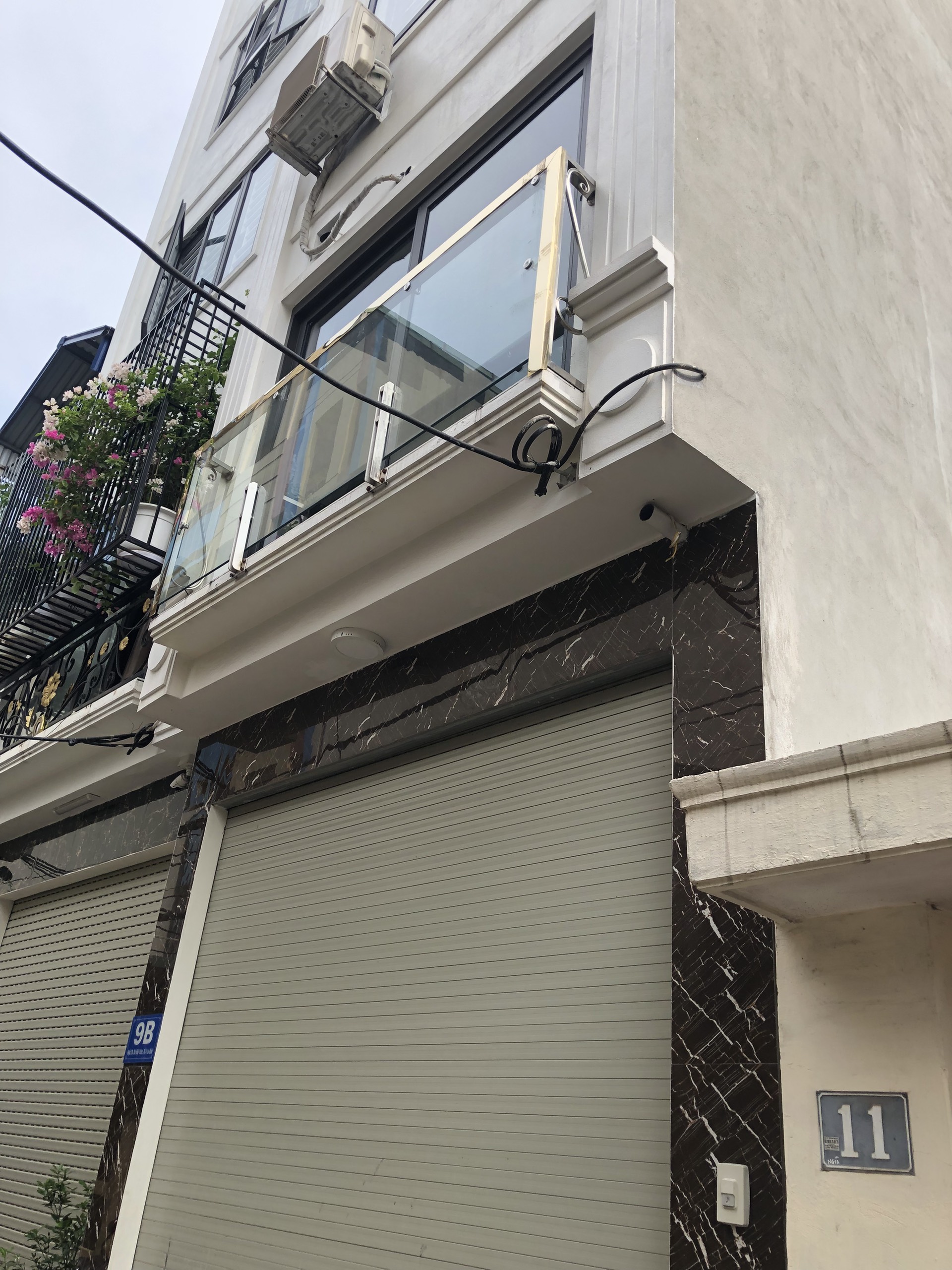 NHÀ ĐẸP LONG LANH KD NHỎ, NGÕ THÔNG NGÕ 122 KIM GIANG 58m 5T MT5m 5.8 TỶ