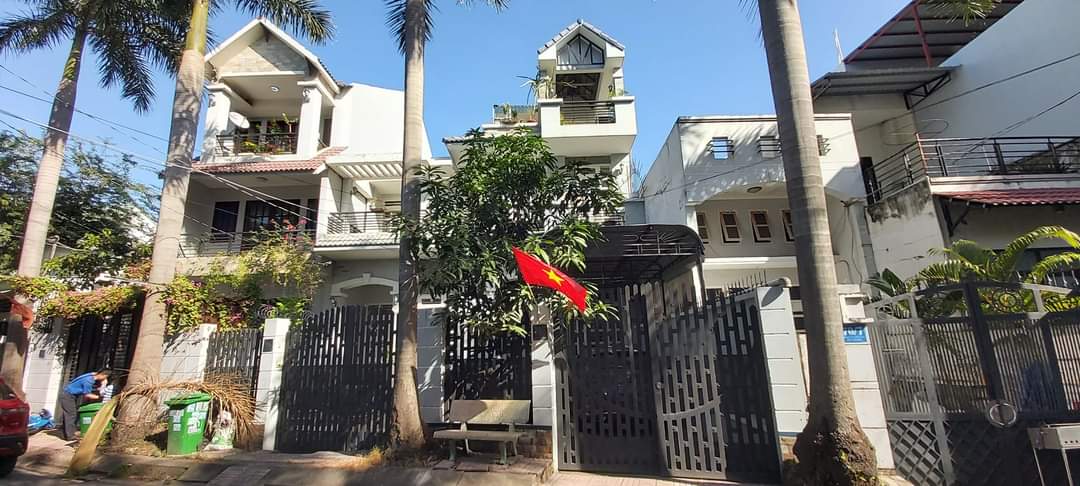 Bán Nhà 3 Lầu Đường 109 Phước Long B (Quận 9 Cũ) Thành Phố Thủ Đức