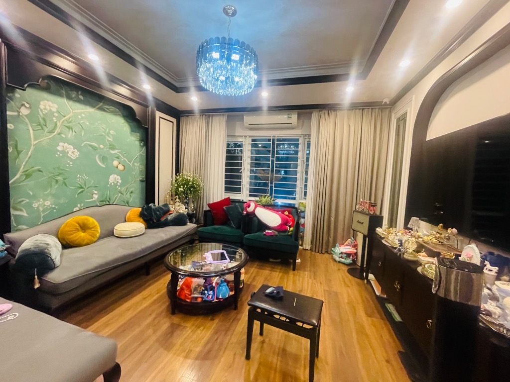 BÁN GẤP! NHÀ PHỐ NGUYỄN NGỌC NẠI, 50M* 5 TẦNG, GIÁ RẺ 10 TỶ, Ô TÔ ĐÔ CỬA.