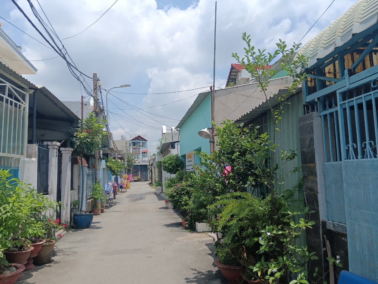 Nhà HXH đường 2 long trường DT 76m cấp 4 vị trí đẹp