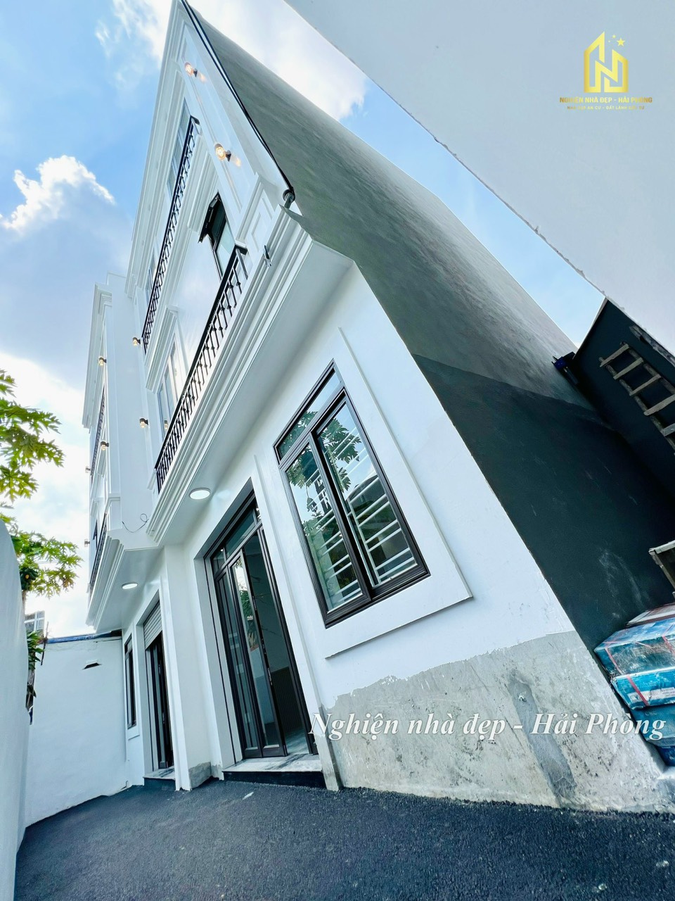 Bán nhà xây mới ngõ 152 Chợ Hàng, diện tích 40m 3 tầng GIÁ 2.6 tỉ, cực đẹp